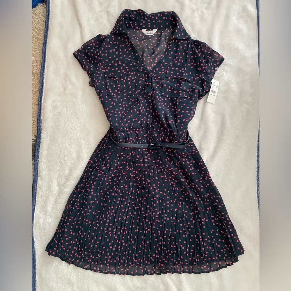 Kirra PacSun Pink and navy pleated polka dot dress with belt NWT